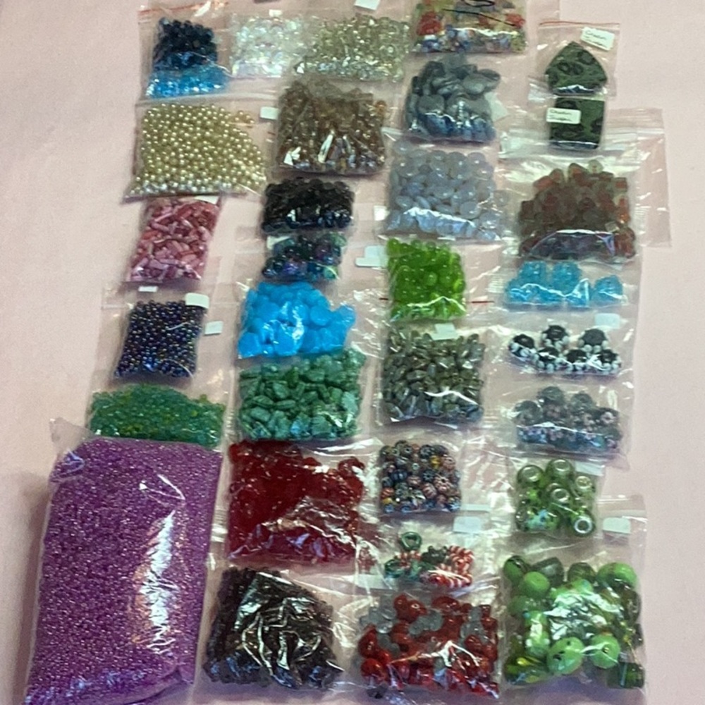 Lot #73 Jewelry Making Seed,Crystal, 
Glass, Lampwork & Cane Glass by Hu…
